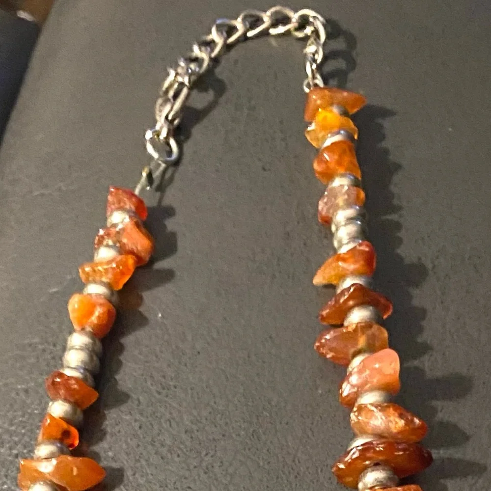 Elegant Carnelian Chip Beaded Chocker Style Necklace Silver Tone Spacer Beads